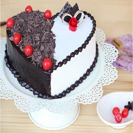 Featured image of post How to Make Black Forest Cake Images With Heart Shape