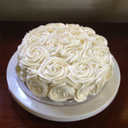 Close Up Rose Shape Cream on Cake Stock Image - Image of decorated,  celebration: 134693587