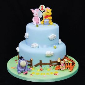 Winnie the pooh designer cake