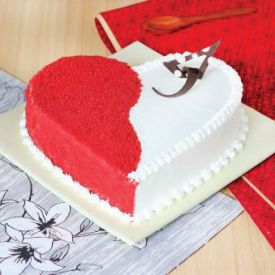 Vanilla Red Velvet Cake