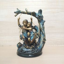 Couple Resin Statue