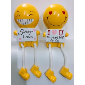 Couple emoji statue