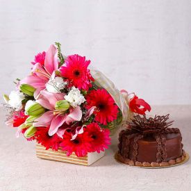 Flowers With Chocolates Cake