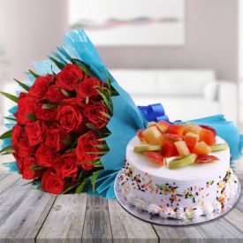 Red Roses With Fruit Cake
