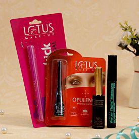 Lotus And Revlon Make Up Kit