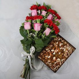 Bunch of 20 Mix Flowers with Assorted 500gm Dry Fruits