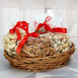 Basket Of 2 Kg Dry Fruits